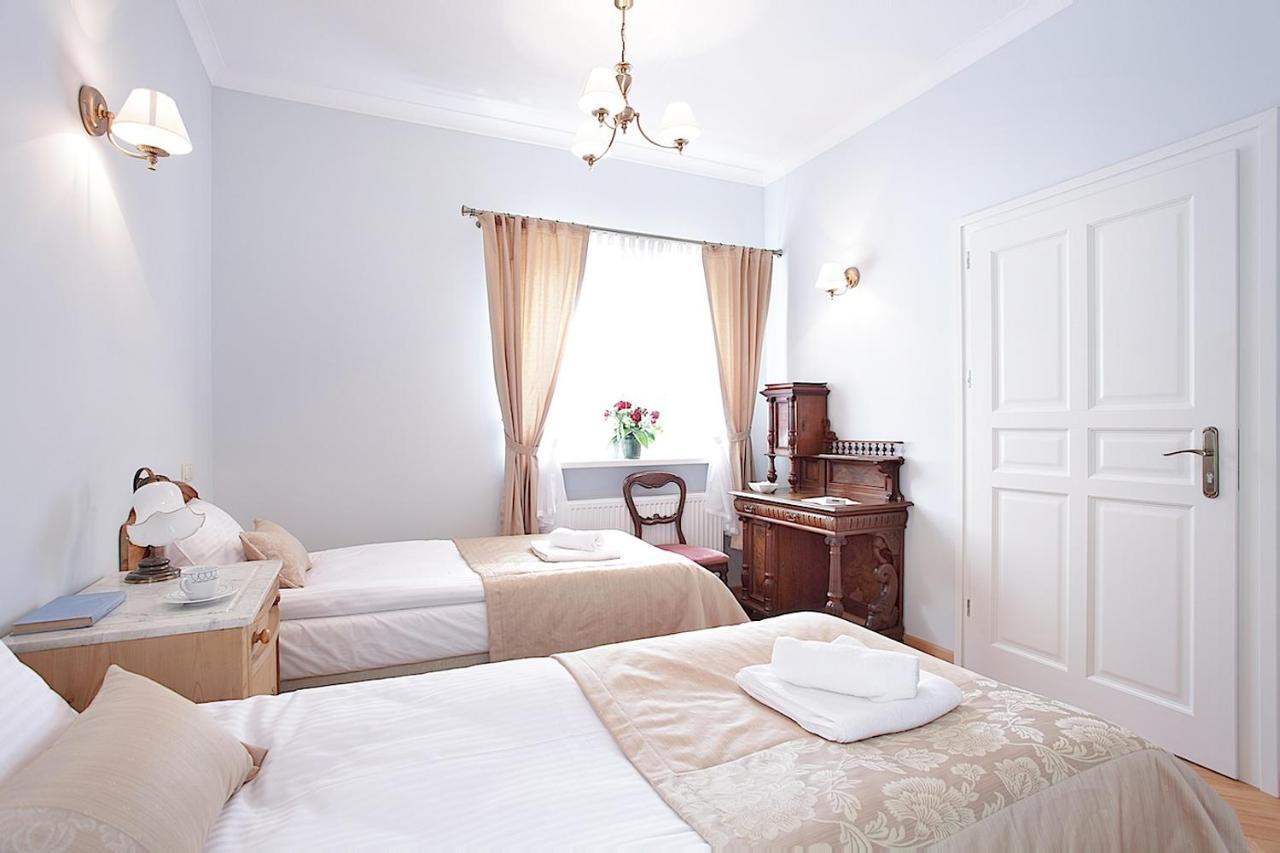 Palac W Debinie Krzeszkowice Exteriér fotografie