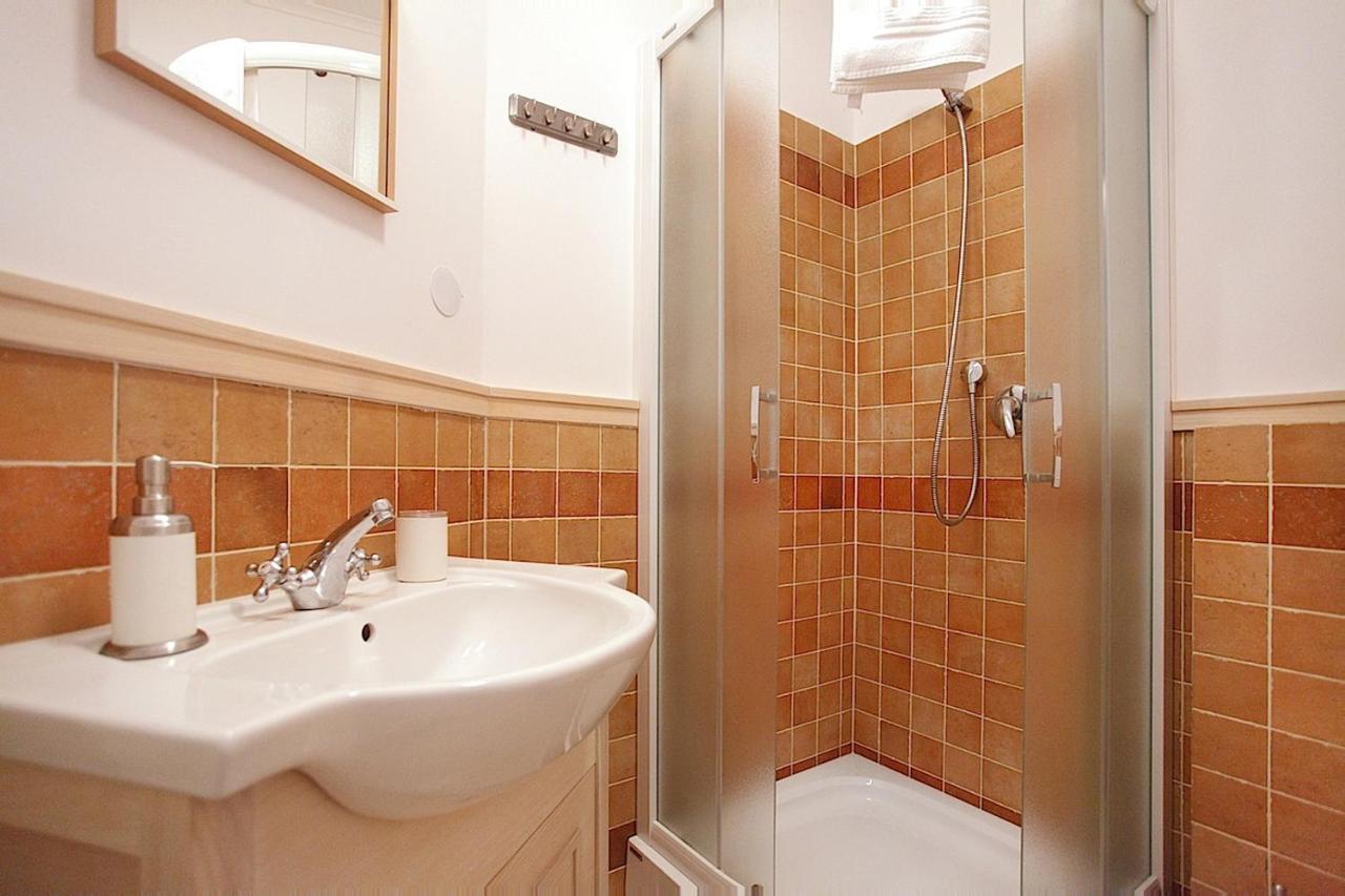 Palac W Debinie Krzeszkowice Exteriér fotografie