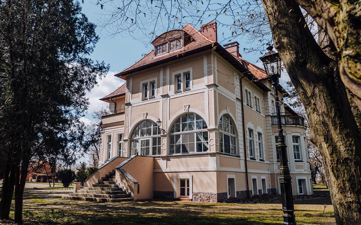 Palac W Debinie Krzeszkowice Exteriér fotografie